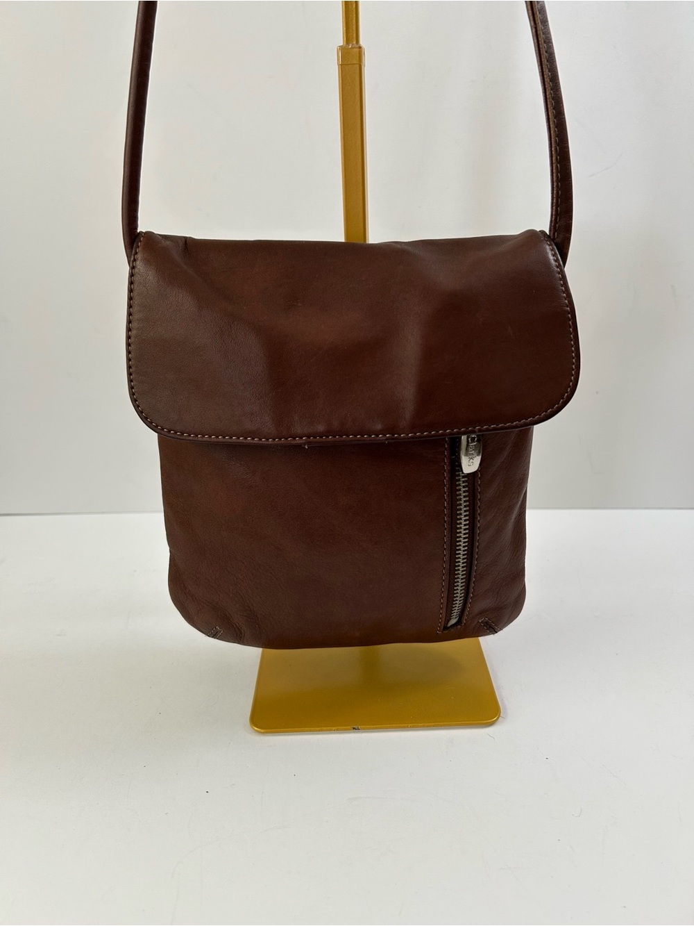 Clarks - Leather Crossbody/Shoulder Bag with Front Zip